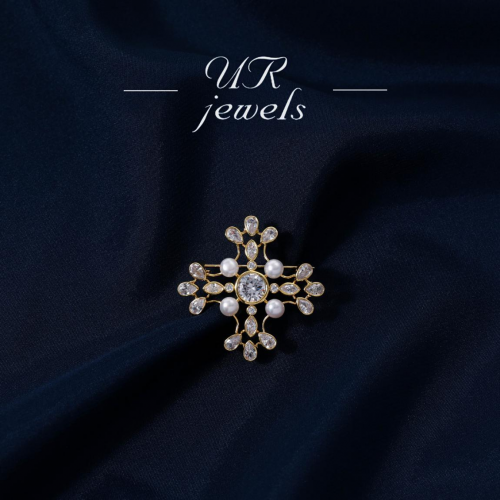 UR曜牌胸针荟萃｜上演浪漫复古风潮