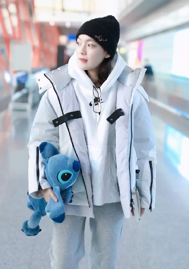 秋冬巧妙卫衣穿搭,找到更适合的自己的style