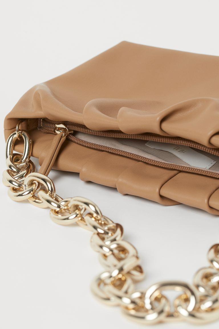 H&M 值得入手的4款推荐包包！百元以内的时髦又实用的包包