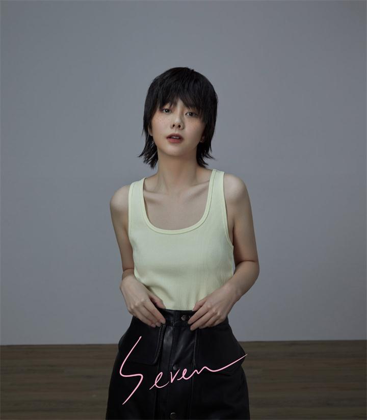 校园风变身性感女郎,谭松韵这次跨度有点大!这样的风格你喜欢吗