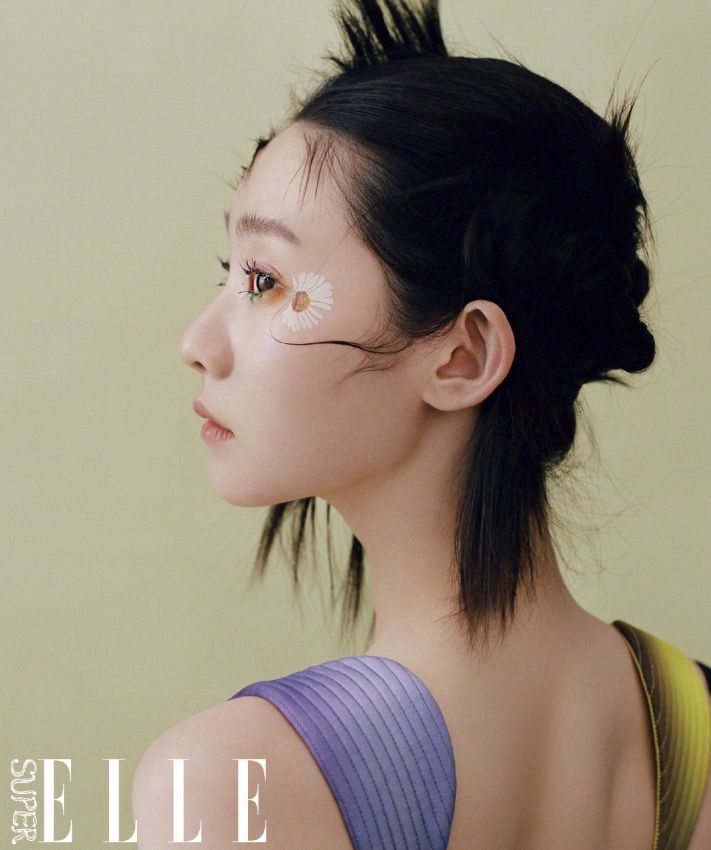 硬糖少女时尚大片出炉，刘些宁撞脸金晨，陈卓璇淡妆变化有点大