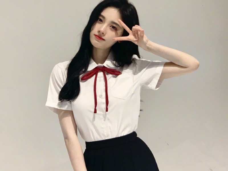 有种“神颜”叫鞠婧祎,一举一动都令人心动,网友:不愧是千年美女!