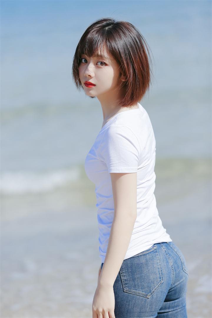 校园风变身性感女郎,谭松韵这次跨度有点大!这样的风格你喜欢吗