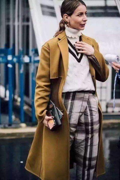 刘诗诗教你如何驾驭高领衫，穿出脱俗美如兰的时尚气质！