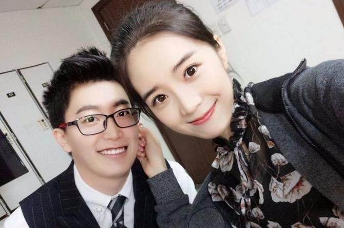 余霜新照美颜太过，连铁粉都忍不住吐槽，感觉越来越不真实了