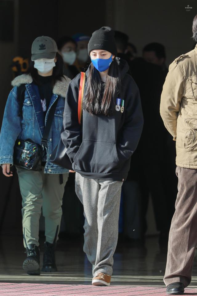 带货女王杨幂因带钻石口罩又登上了社交平台热搜