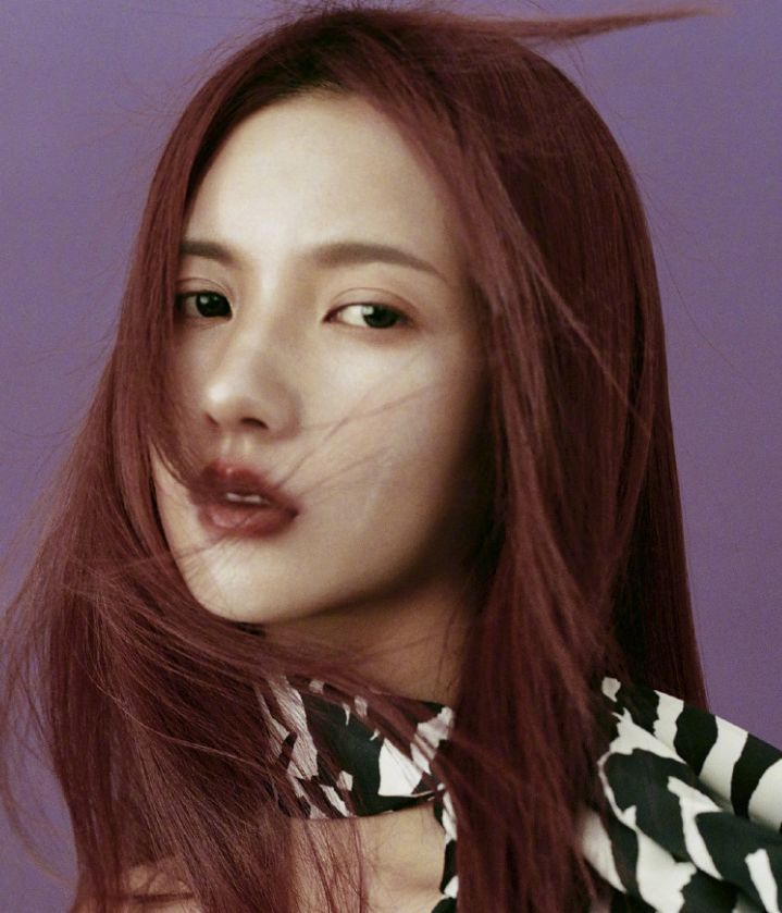 硬糖少女时尚大片出炉，刘些宁撞脸金晨，陈卓璇淡妆变化有点大