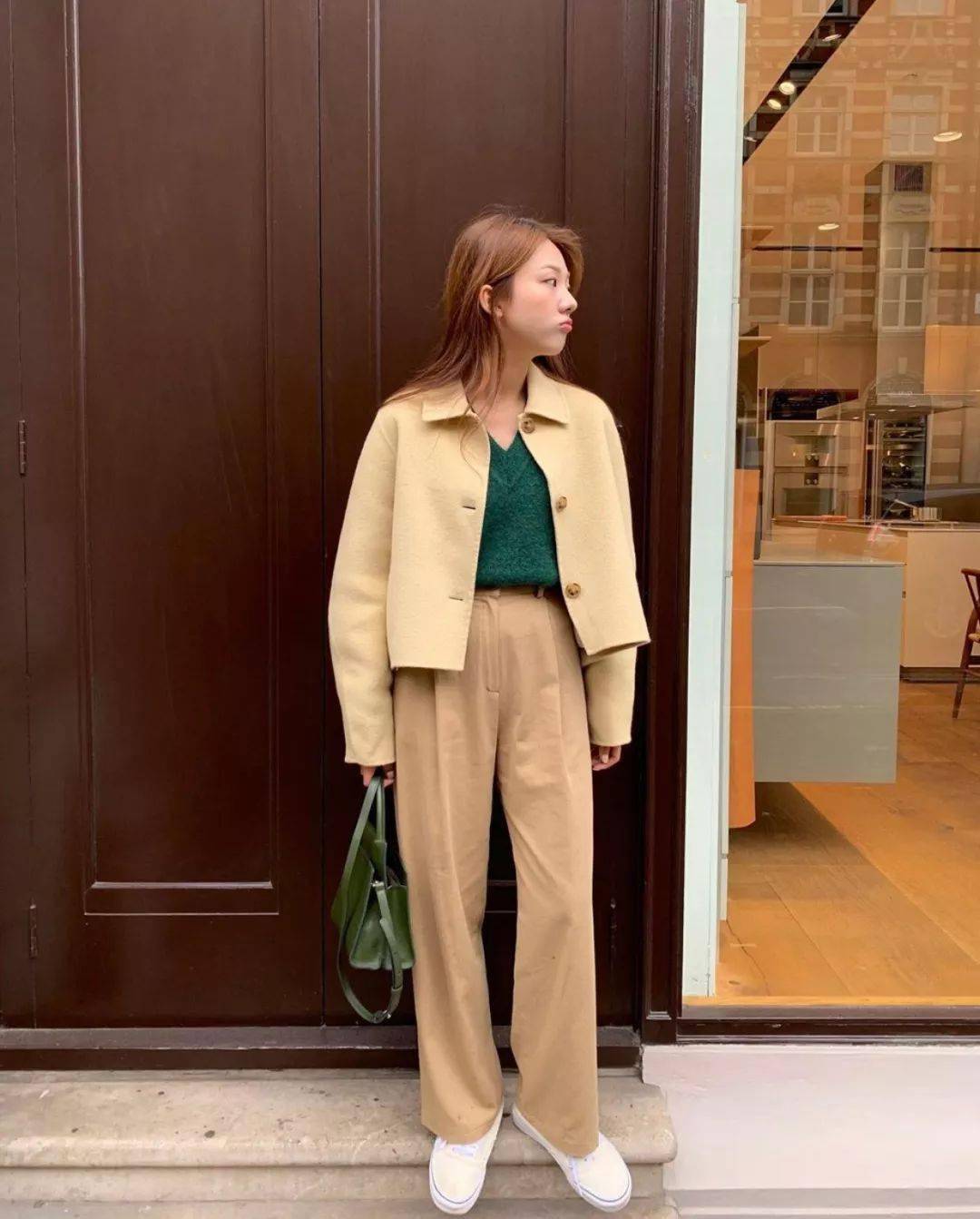 厚外套+高腰裤=冬季最火显高套路!