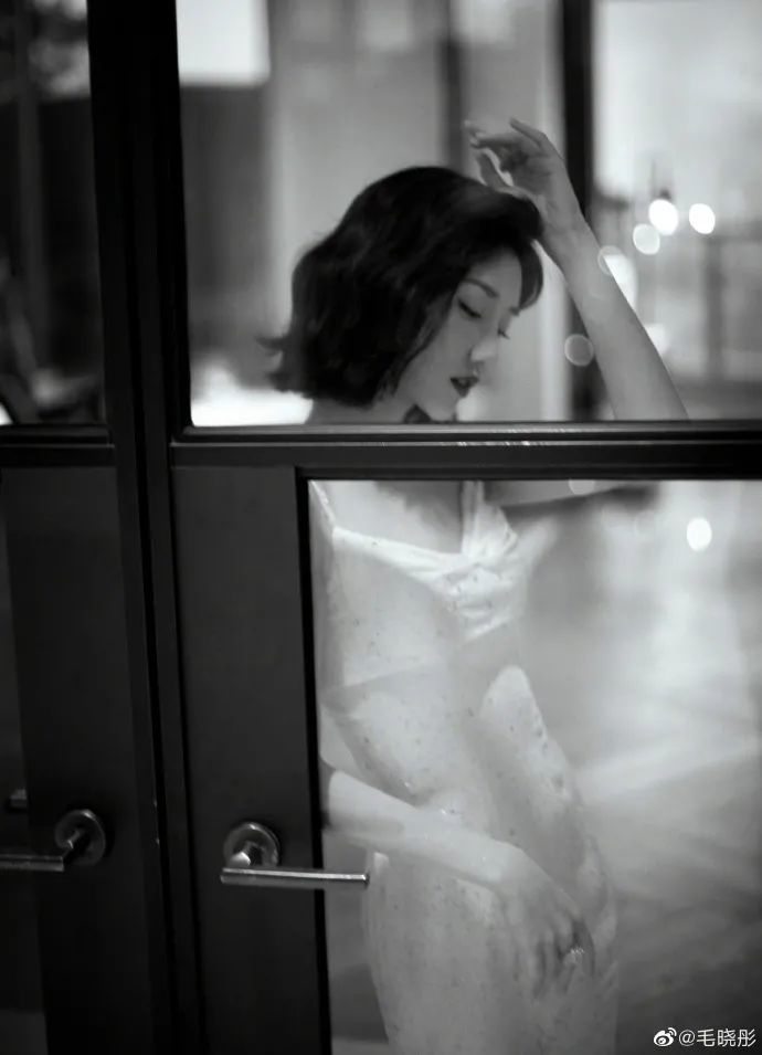 毛晓彤也对港风真香了?!