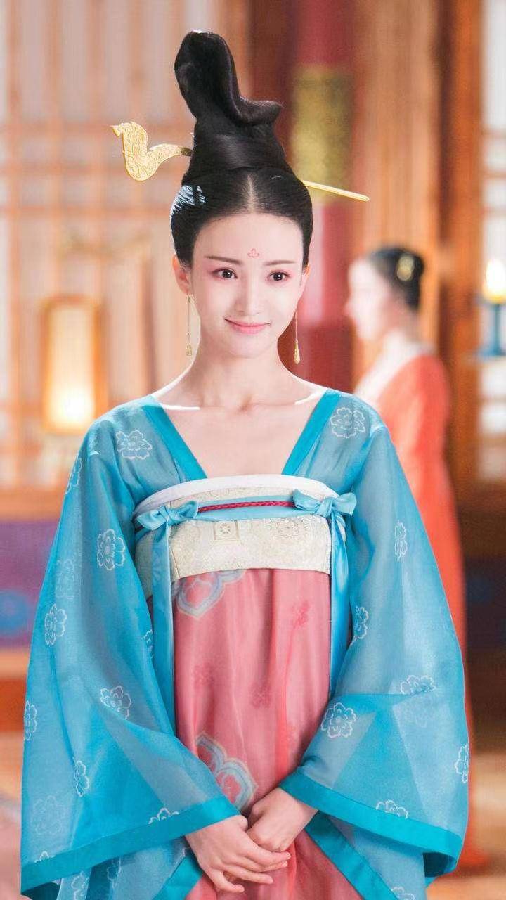 金晨的时尚穿搭，赶紧学起来吧