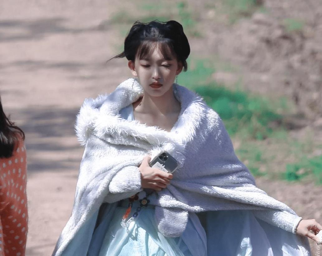 程潇古装戏路透曝光,生图下的脸蛋美如天仙,身材成亮点!