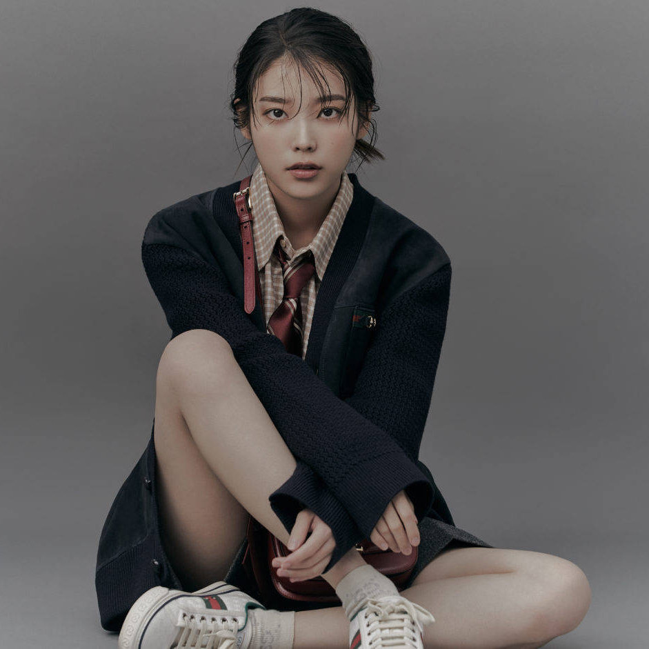 IU李知恩《GQ》杂志大片公开，娇俏美人变身高冷美女惊艳全场