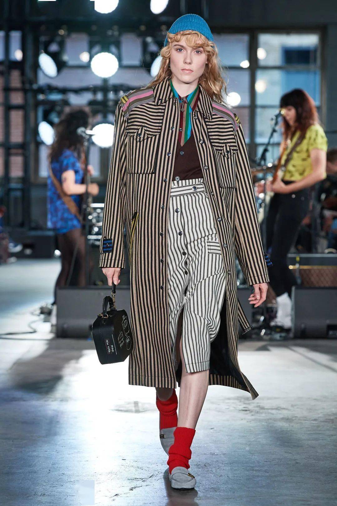 大衣+裙子,让你在冬天也可以美!美!美!