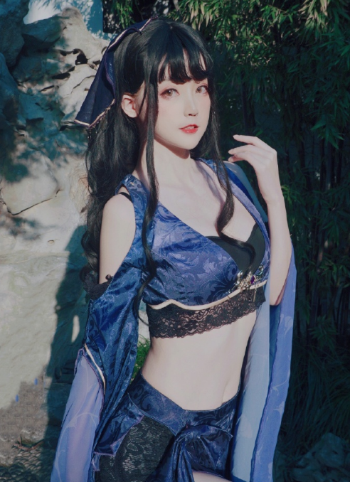 绝了!B站知名Coser演绎逆水寒女九灵,反季节秀逆天身材