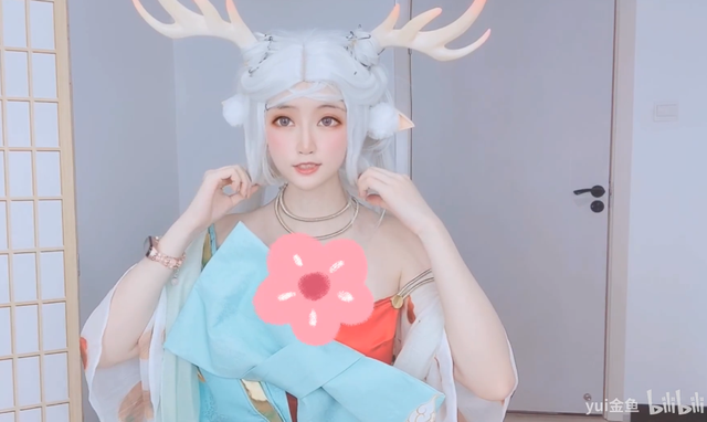 绝了！B站知名Coser演绎逆水寒女九灵，反季节秀逆天身材