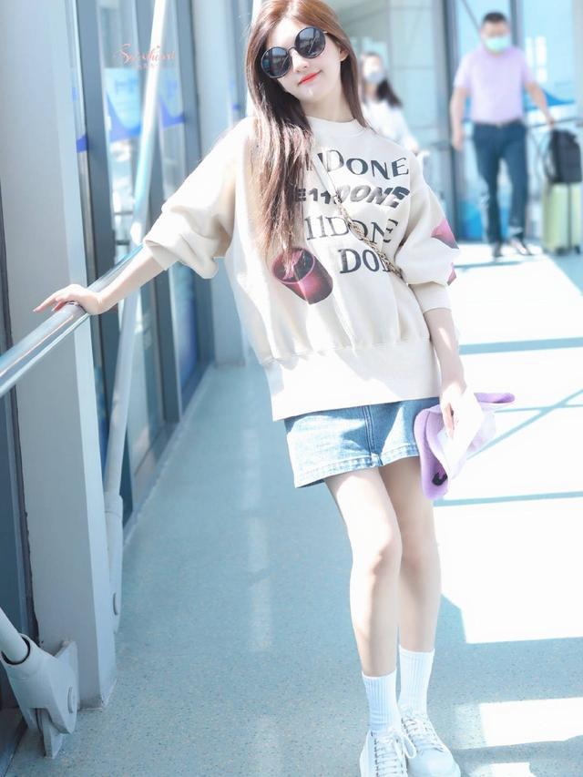 赵露思也是火出圈了，满脸胶原蛋白太甜了