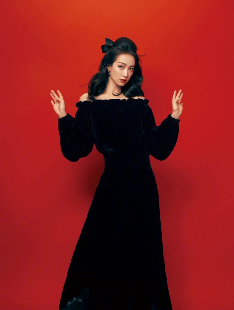 宋茜无修图也美得惊艳,黑色穿出了优雅