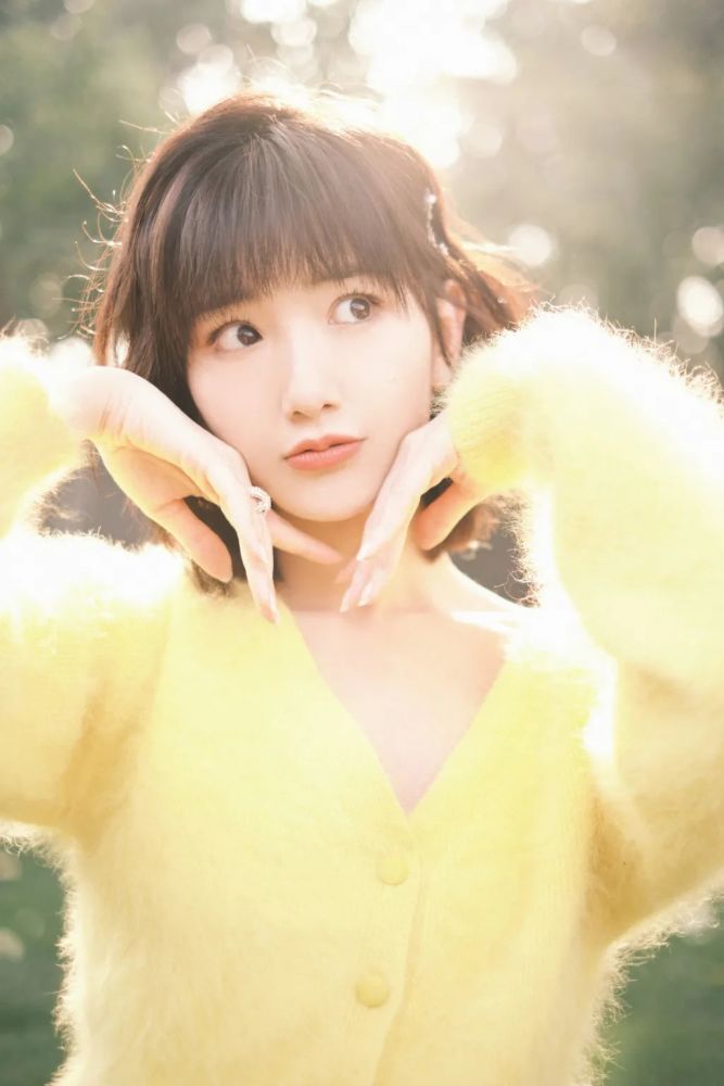 毛晓彤也对港风真香了?!