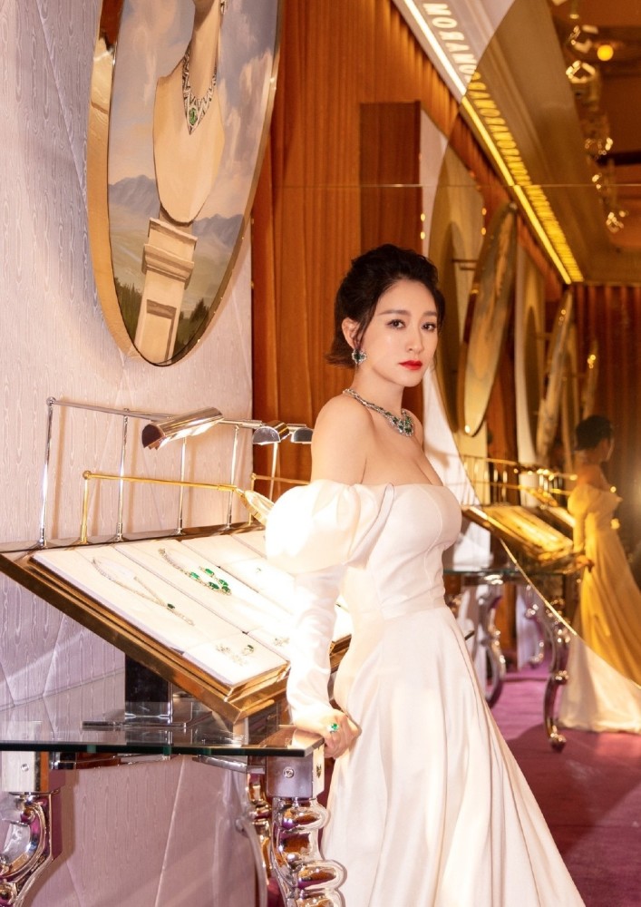 李小冉游玩迪士尼可爱如少女，太让人羡慕！ 时尚 第3张