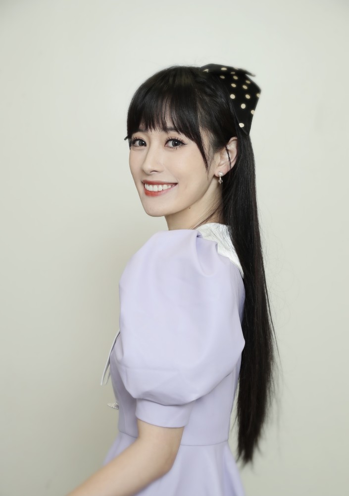 司雯嘉被网友调侃真“皇族”,能力一般资源逆天