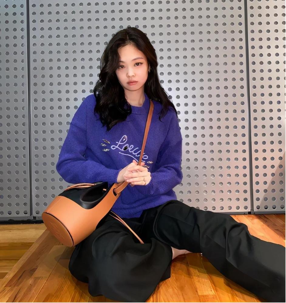 秋冬换新包?女明星人手一个的秋冬新季包包,太百搭了