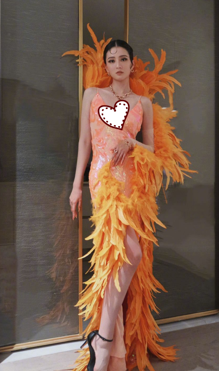 乔欣小姐姐正面照COS卡戴珊姐妹,网友:乔欣在哪?