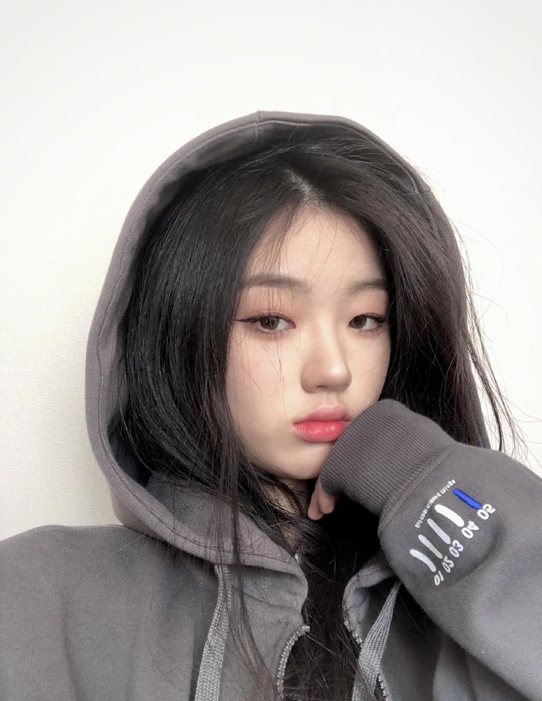 18岁单依纯唱哭观众,这颜值太惊艳了