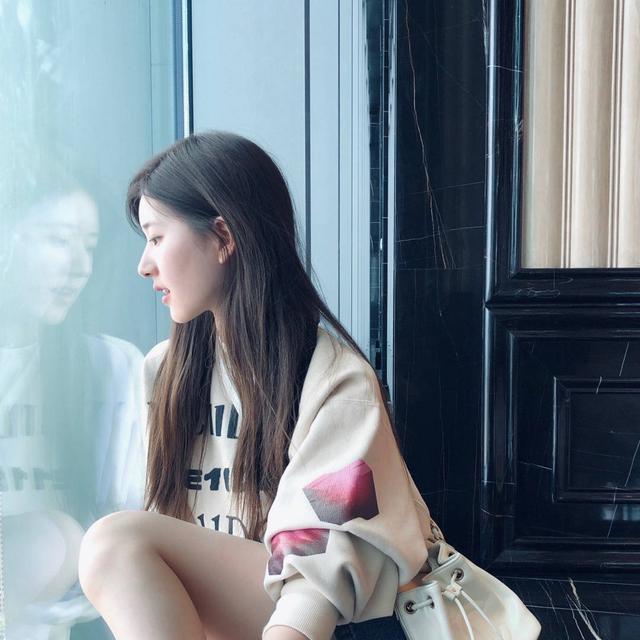 赵露思也是火出圈了，满脸胶原蛋白太甜了