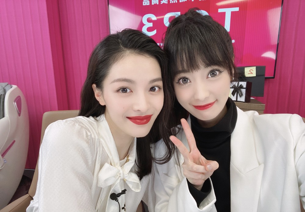 司雯嘉被网友调侃真“皇族”,能力一般资源逆天