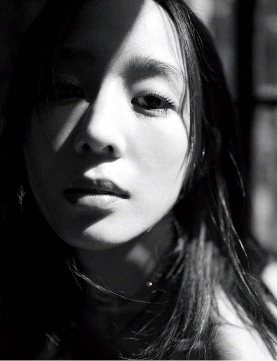 张钧甯还是长发的时候有魅力，看着不仅美，还带着独特女人味