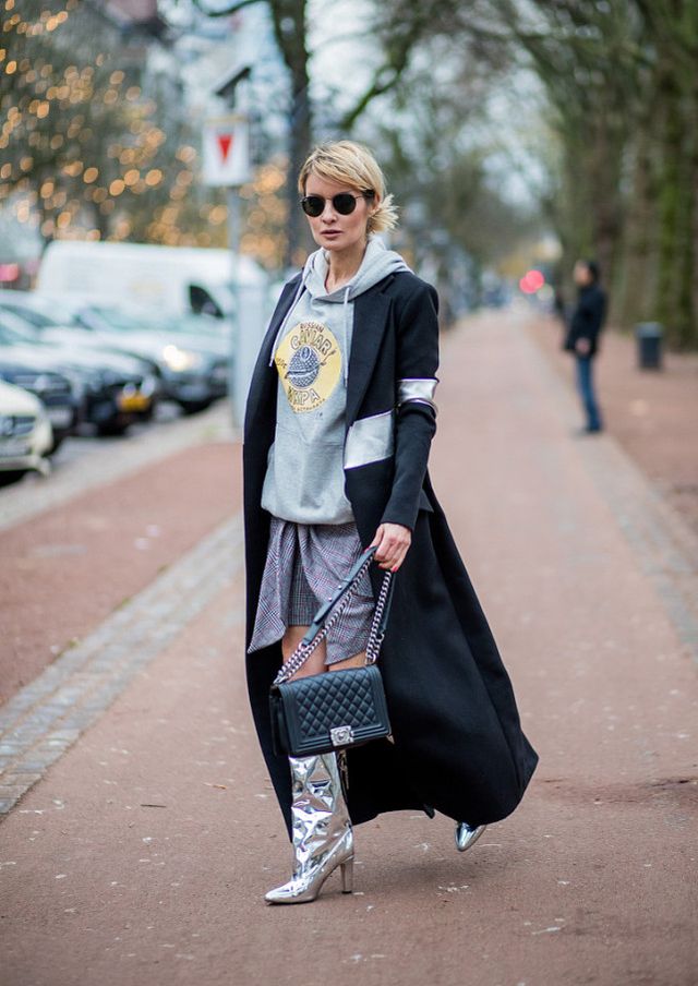 大衣配裤子过时了！这几种穿衣打扮方式，时髦洋气还减龄