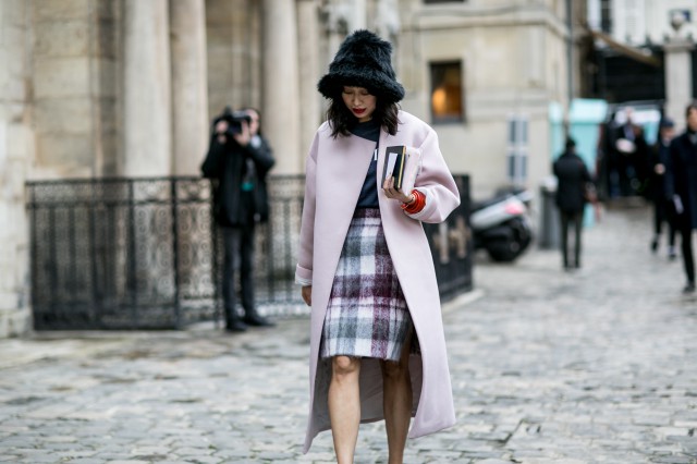 冬天裙子怎么穿搭好看 冬天时尚保暖的裙子穿搭公式