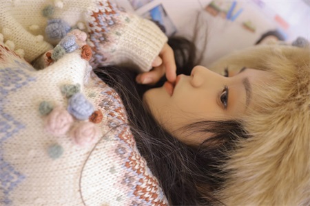 1574215978363997.jpg 男朋友摸得我有点黏黏 一直不放开还想要进去