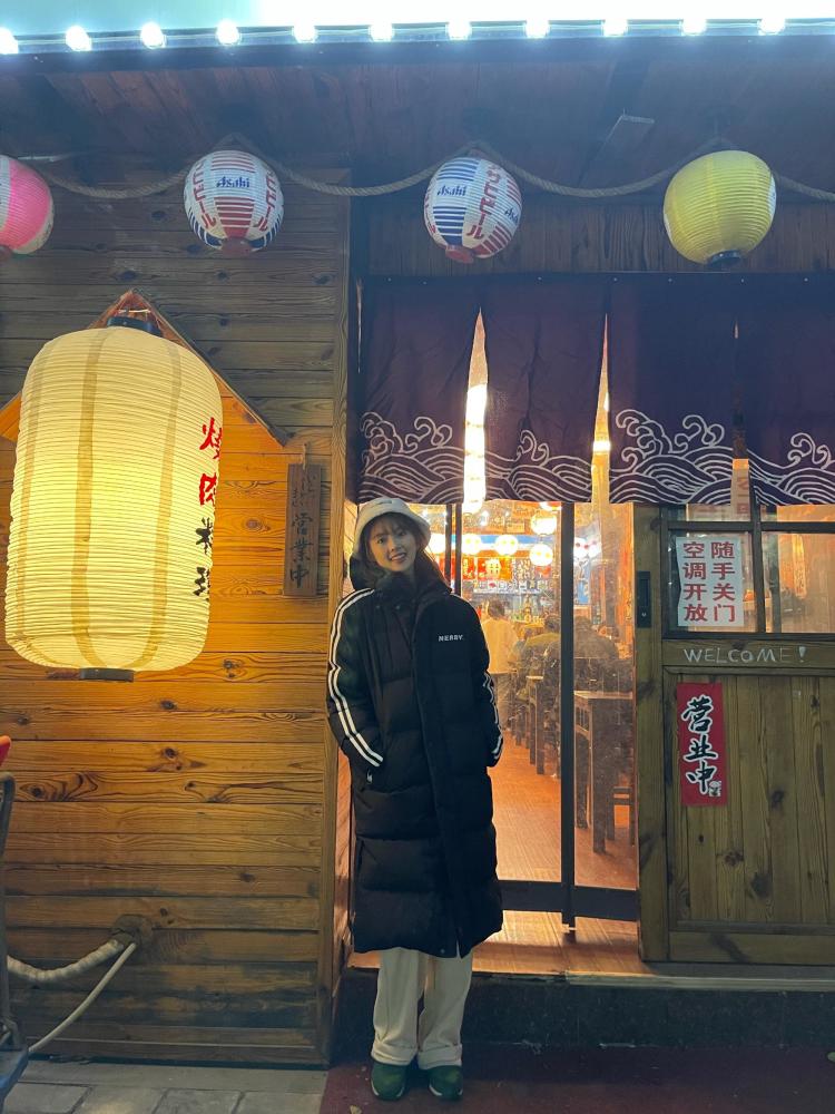 撞脸港星叶蕴仪，曾是南昌大学校花，穿黑色羽绒服清纯如初恋