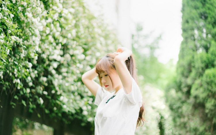 我在写作业男朋友在做我的晚餐 感受到了浓浓的爱意