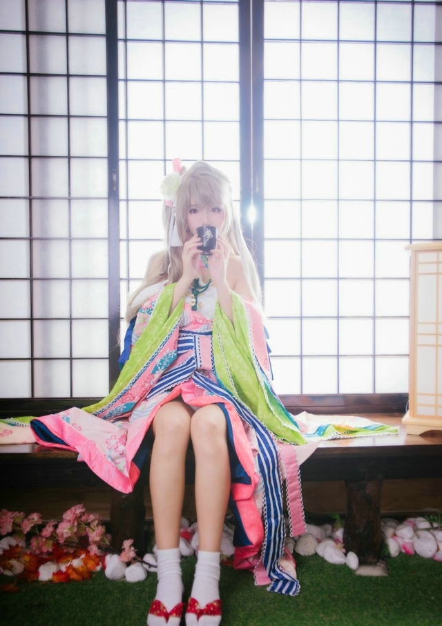 我在写作业男朋友在做我的晚餐 感受到了浓浓的爱意