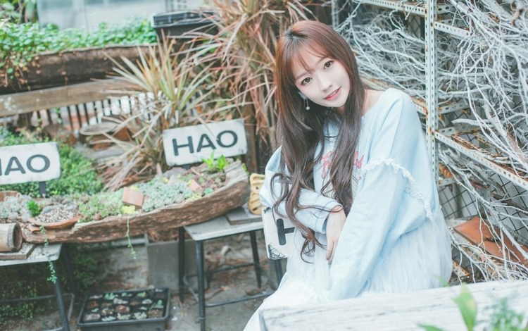 我在写作业男朋友在做我的晚餐 感受到了浓浓的爱意