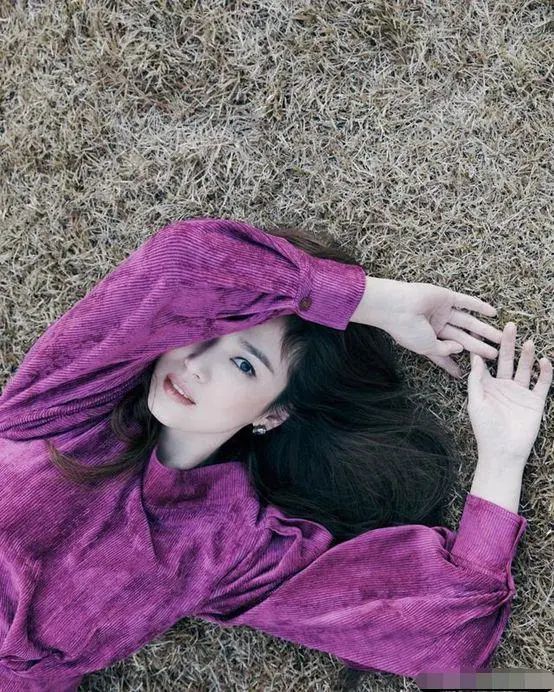 还在怀念清纯的“乔妹”?得了吧,成熟的宋慧乔美得更具辨识度