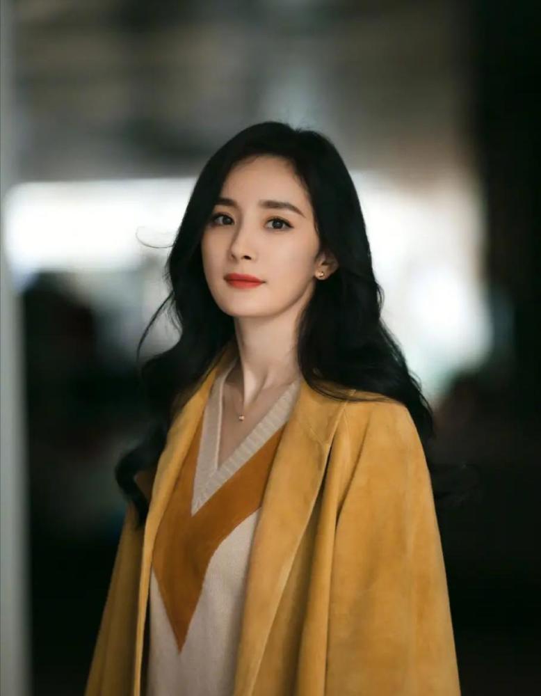 脸大的女生怎样打扮自己?这三种修饰脸型的技巧实用还显脸小