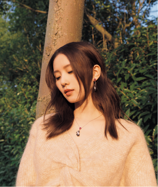 刘诗诗随便穿一身衣服都有贵族的感觉,骨子里自带柔情