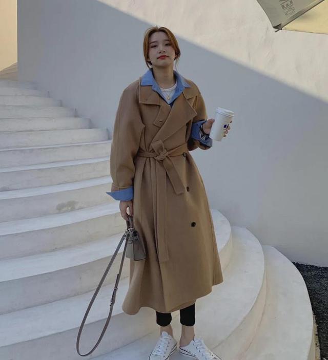不管穿大衣还是羽绒服,学“极简风”穿搭让你时髦又高级
