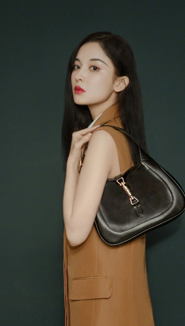 娜扎这身材穿礼服秀身材，简直让人羡慕了