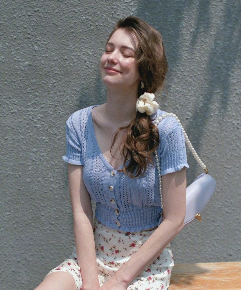 秋冬季不会搭配？学东欧混血小姐姐穿衣打扮，教科书式美搭学起来！