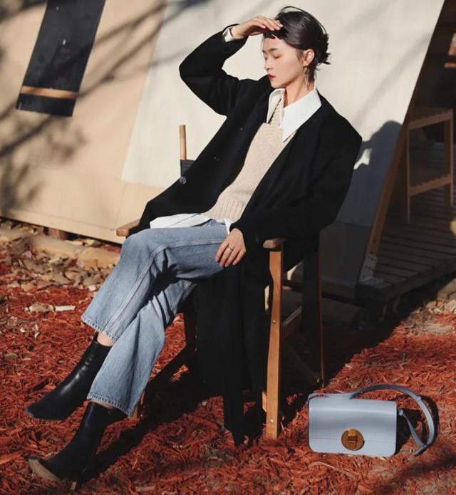 不管穿大衣还是羽绒服，学“极简风”穿搭让你时髦又高级