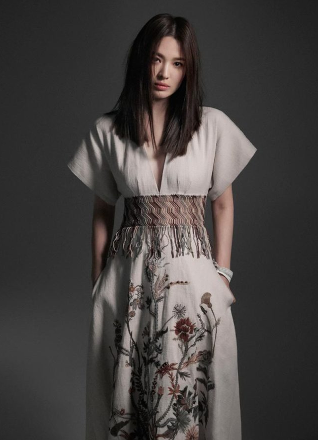 还在怀念清纯的“乔妹”?得了吧,成熟的宋慧乔美得更具辨识度