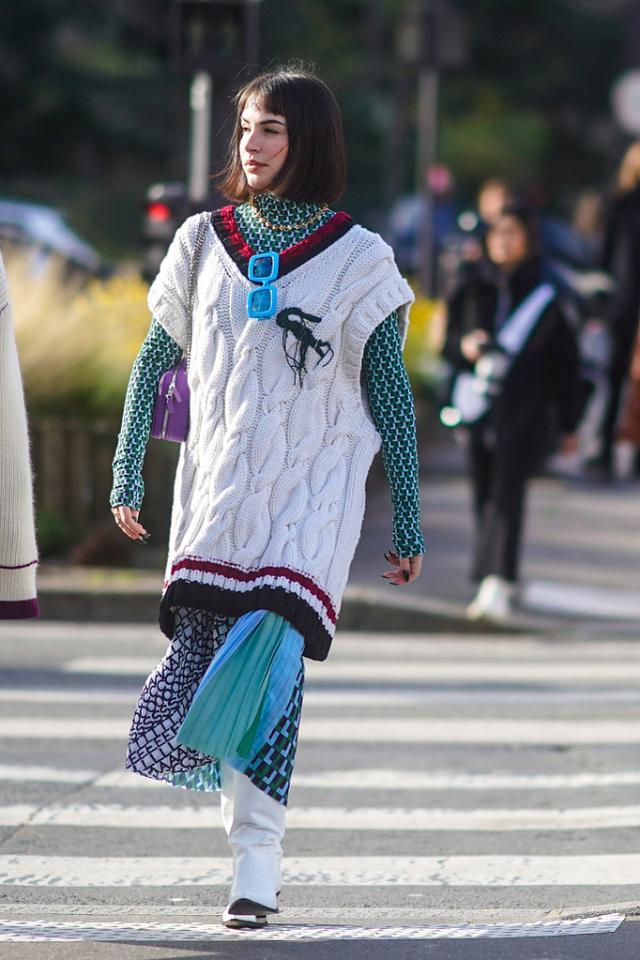 短脖子粗脖子应该看看的V领穿搭,打造天鹅颈不在话下