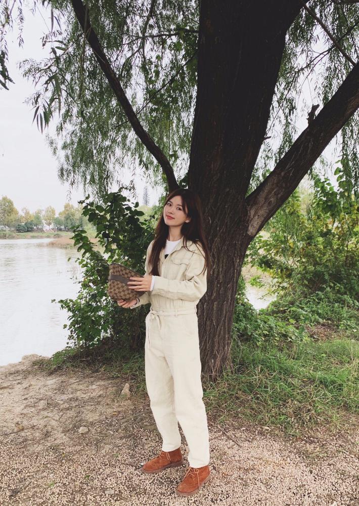 撞脸港星叶蕴仪，曾是南昌大学校花，穿黑色羽绒服清纯如初恋