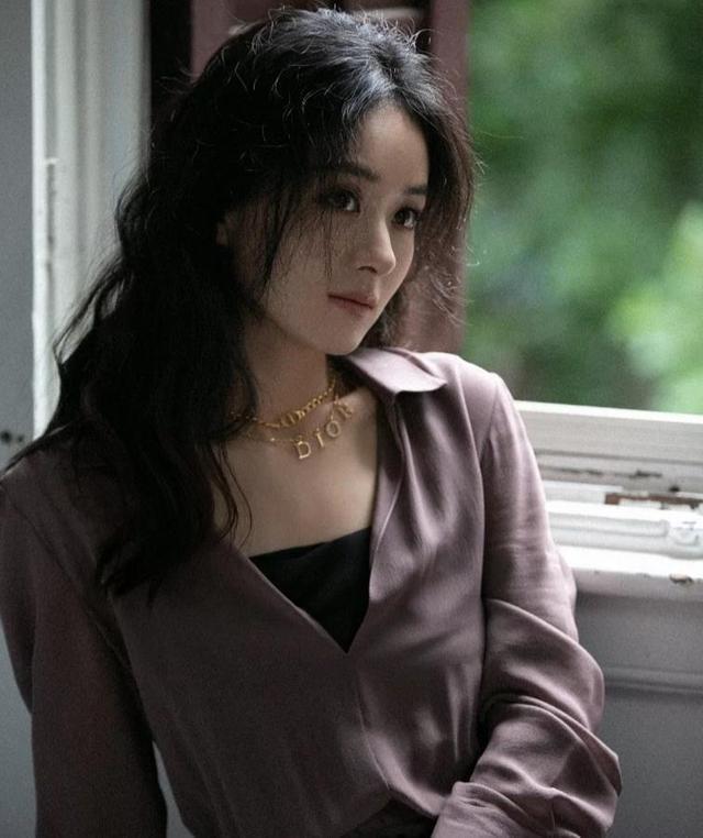 2021年最新发型来了，提前换上这4款，很美还瘦脸！