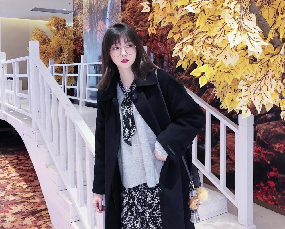 脸大的女生怎样打扮自己?这三种修饰脸型的技巧实用还显脸小