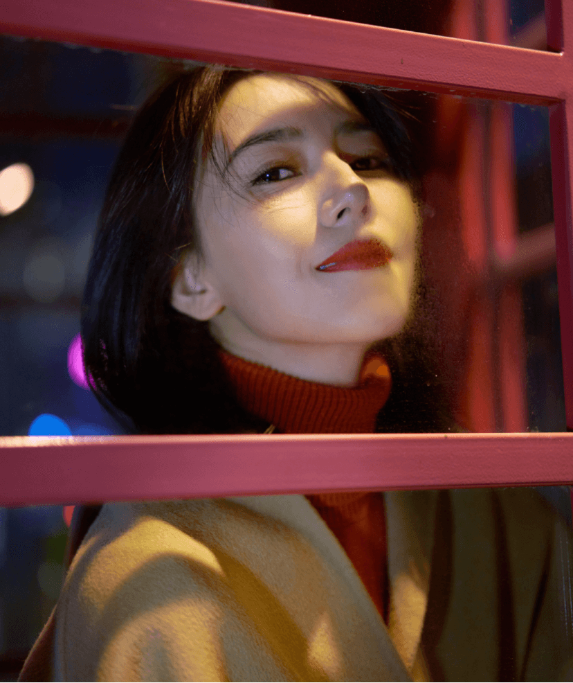 高圆圆“一张毯子”披在身上，也能展现成熟女性的精致